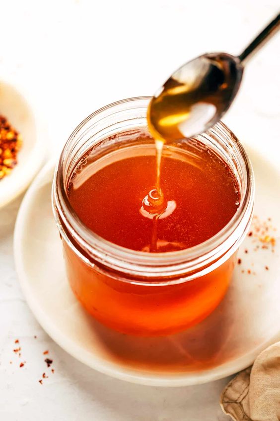 It is thought that the potent antioxidant power of honey is derived from the combination of organic acids and flavonoids, two major antioxidants found in high quality raw honey