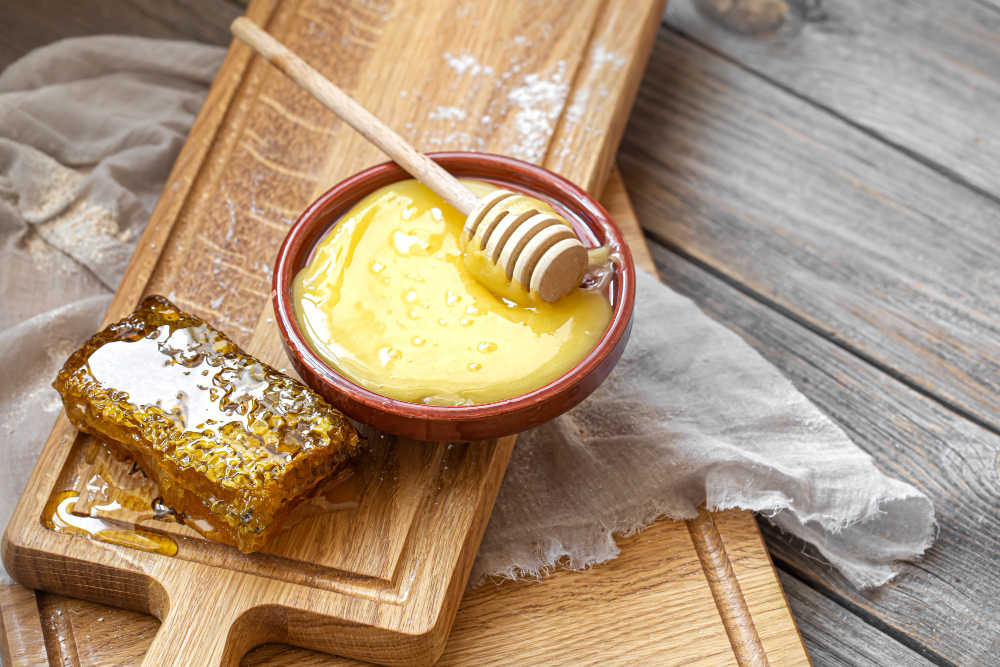 raw Whipped honey raw Whipped honey